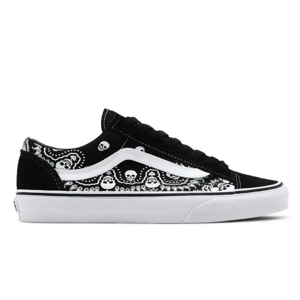 Vans Black Bandana Style 36 Shoes Women's size 7.5 Men's Size 6